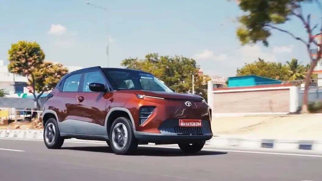 Tata Punch EV — punch ev facelift exterior right front three quarter