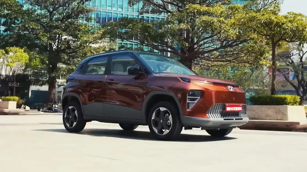 Tata Punch EV — punch ev facelift exterior right side view
