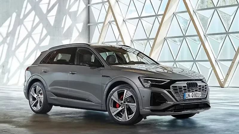 Audi Q8 e-tron — q8 e tron exterior right front three quarter